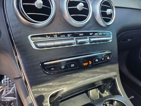 Used 2022 Mercedes-Benz GLC 300 image 24