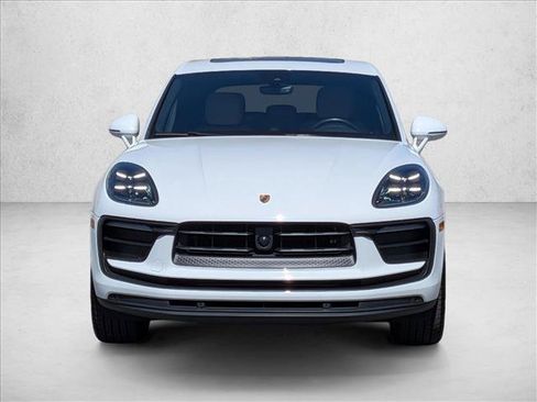 Used 2023 Porsche Macan AWD/4WD image 2