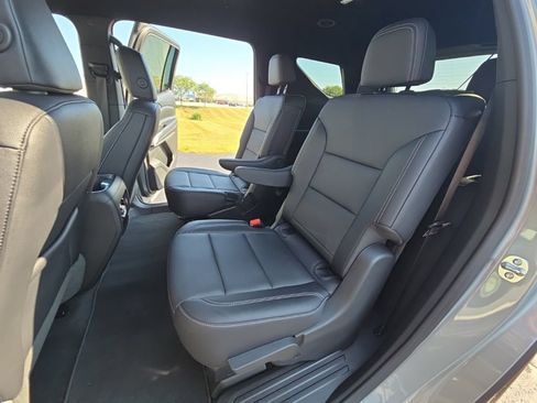 Used 2026 Chevrolet Traverse LT AWD/4WD image 23