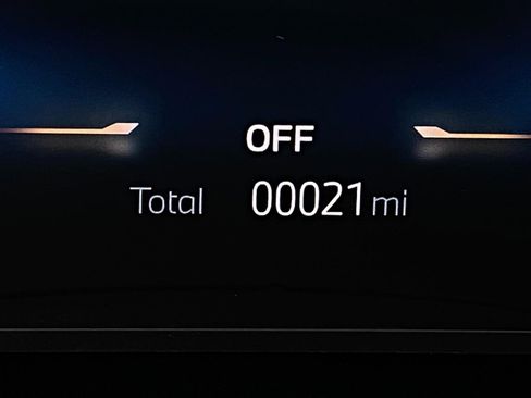 New 2026 BMW 550e xDrive image 18