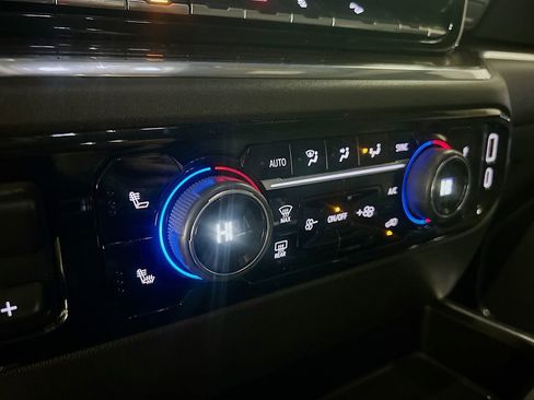 Used 2023 Chevrolet Silverado 1500 LT Trail Boss image 16