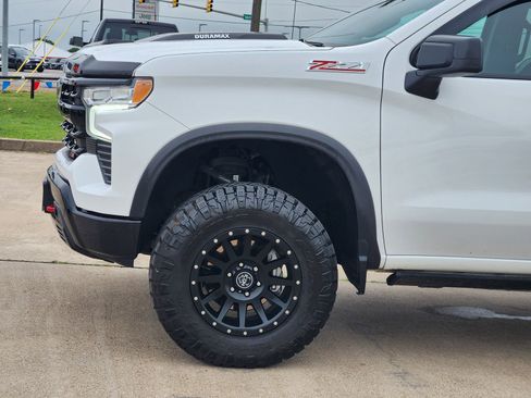 Used 2024 Chevrolet Silverado 1500 LT Trail Boss AWD/4WD image 10