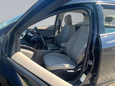 Used 2015 Ford Focus SE FWD image 22