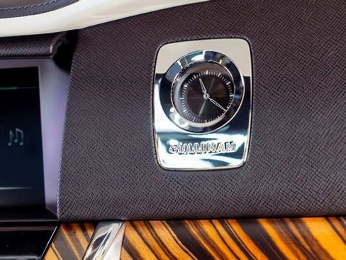 Used 2019 Rolls-Royce Cullinan image 26