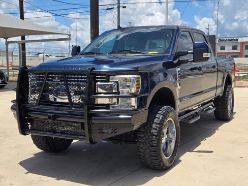 Used 2019 Ford F250 Lariat w/ Lariat Ultimate Package AWD/4WD image 3