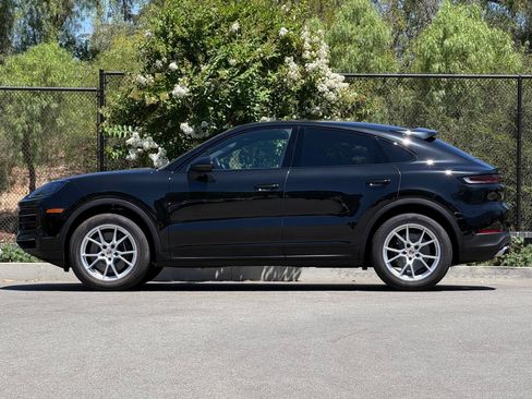 New 2025 Porsche Cayenne Coupe AWD/4WD image 2