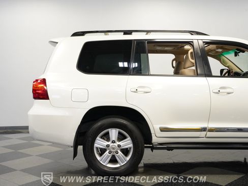 Used 2013 Toyota Land Cruiser AWD/4WD image 29
