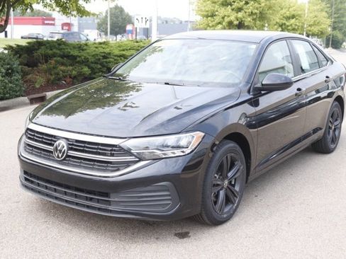 Used 2022 Volkswagen Jetta SE w/ Panoramic Sunroof Package image 8