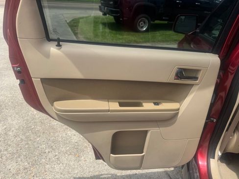 Used 2012 Ford Escape Limited FWD image 9