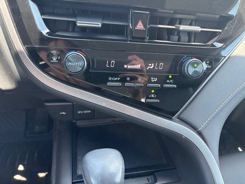 Used 2024 Toyota Camry SE FWD image 13