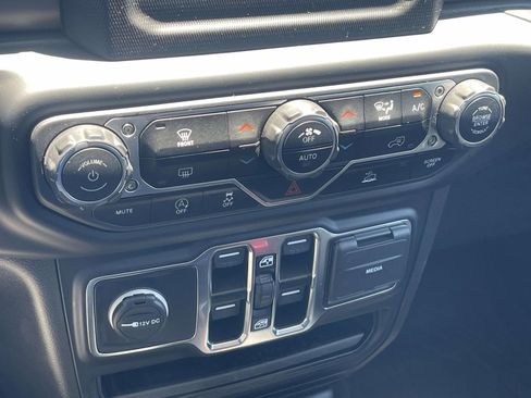 Used 2023 Jeep Gladiator Sport AWD/4WD image 28