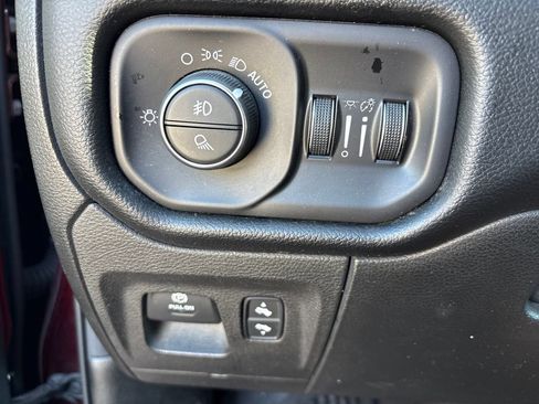 Used 2019 RAM 1500 Big Horn AWD/4WD image 19