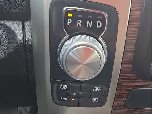 Used 2018 RAM 1500 Laramie w/ Convenience Group AWD/4WD image 23