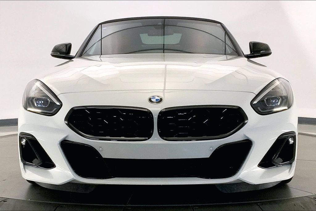 Certified 2023 BMW Z4 M40i w/ Premium Package RWD image 2