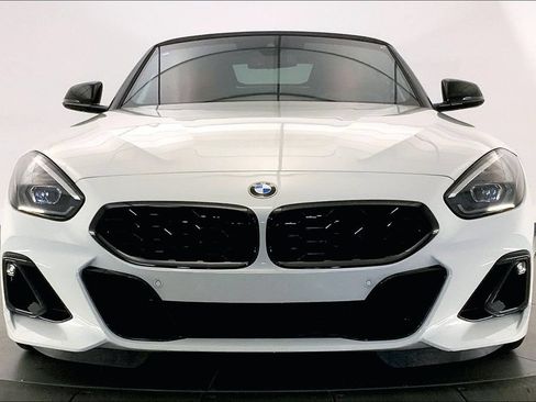 Used 2023 BMW Z4 M40i w/ Premium Package RWD image 2