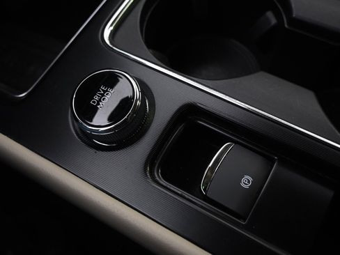 New 2025 Lincoln Corsair AWD w/ Equipment Group 101A image 33