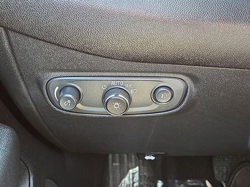 Used 2024 Chevrolet Equinox Premier image 26