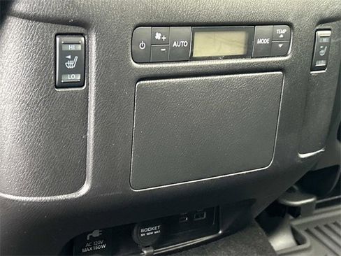 Used 2024 Nissan Armada Platinum w/ Captain's Chairs Package image 24