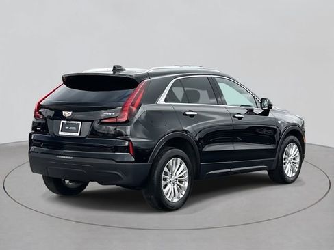 Certified 2024 Cadillac XT4 Luxury w/ Cold Weather Package image 5