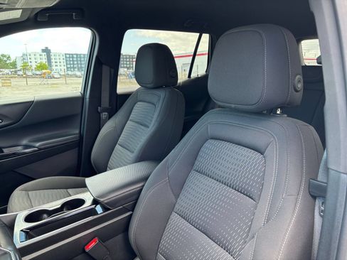 Used 2025 Chevrolet Equinox LT FWD image 30