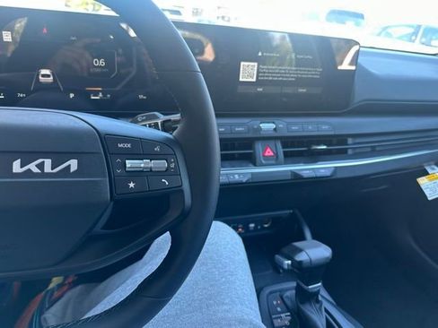 New 2025 Kia K4 EX image 38