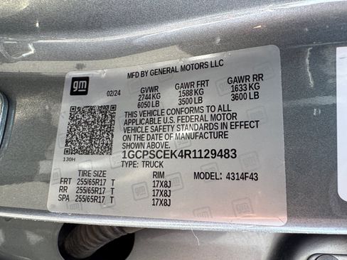 Used 2024 Chevrolet Colorado LT w/ LT Convenience Package II RWD image 16