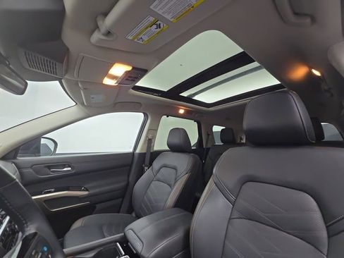 Used 2024 Nissan Pathfinder Platinum w/ Cargo Package FWD image 20