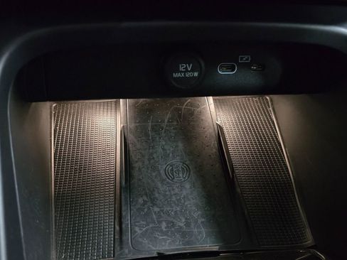 Certified 2023 Volvo C40 P8 Recharge Ultimate image 31