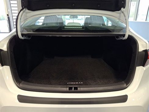 Used 2023 Toyota Corolla LE w/ Carpet Mat Package (TMS) image 27