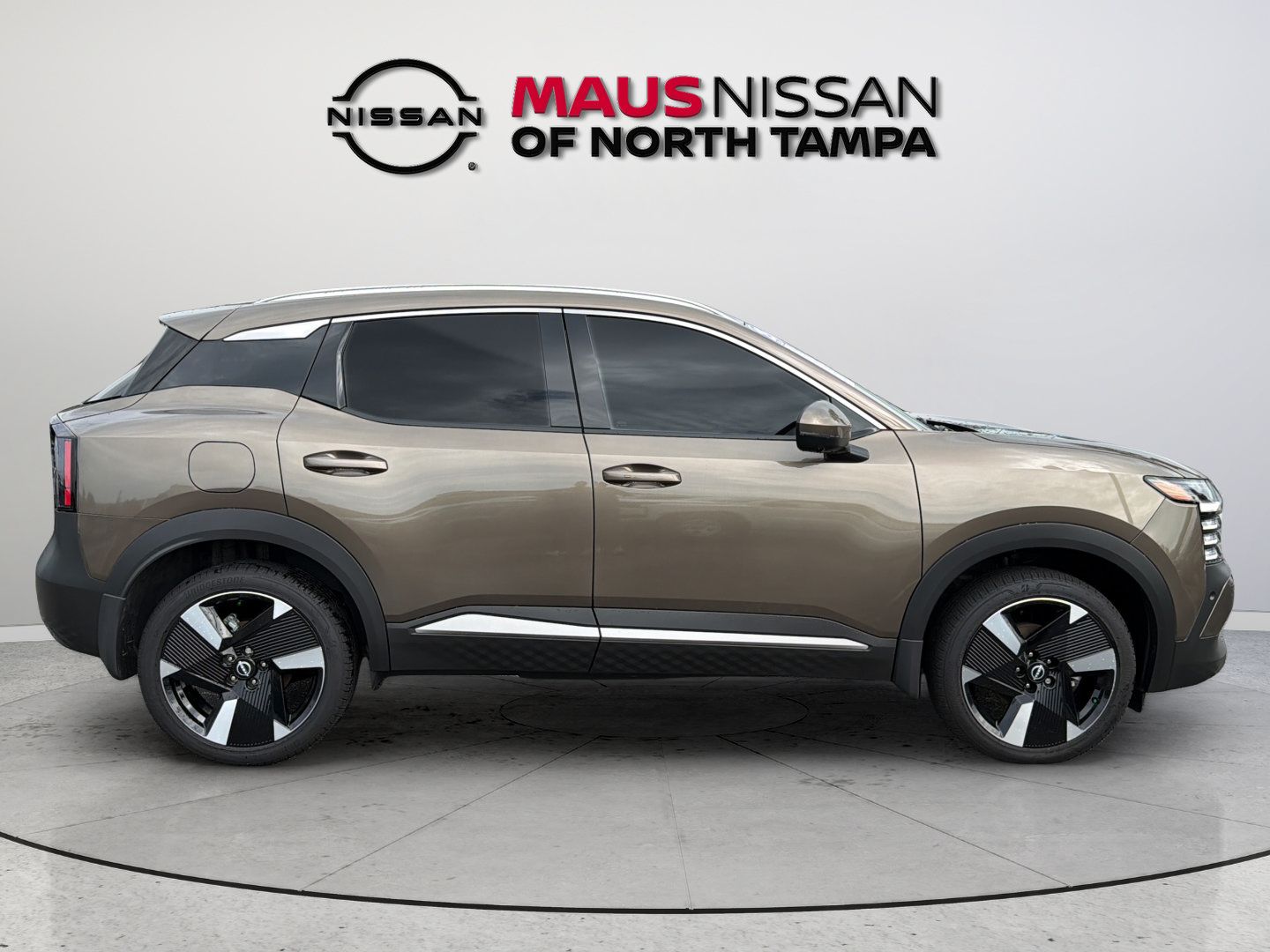 Certified 2025 Nissan Kicks SR FWD image 13