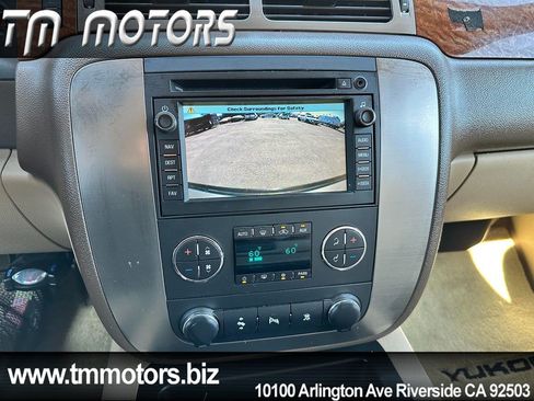 Used 2007 GMC Yukon SLT w/ SLT Preferred Equipment Group AWD/4WD image 8