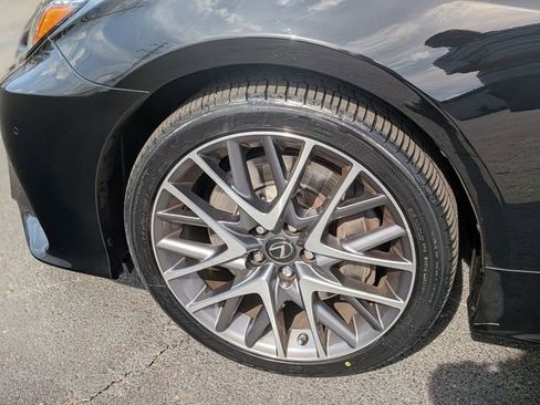 Used 2016 Lexus RC 200t image 10