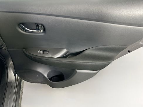 Used 2023 Nissan Leaf S image 27