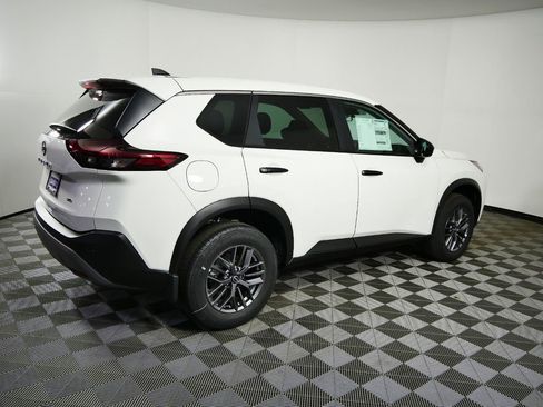 Used 2023 Nissan Rogue S image 8