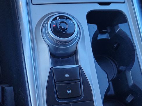 Used 2022 Ford Explorer XLT w/ Equipment Group 202A image 25