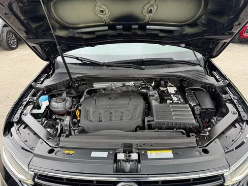 Used 2024 Volkswagen Tiguan SE R-Line FWD image 18