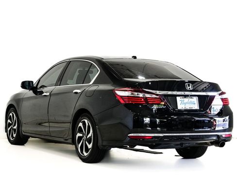 Used 2016 Honda Accord EX image 9