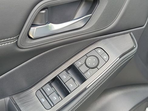 New 2026 Nissan Rogue SV FWD image 19