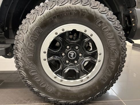 Certified 2022 Ford Bronco Outer Banks w/ Sasquatch Package AWD/4WD image 7