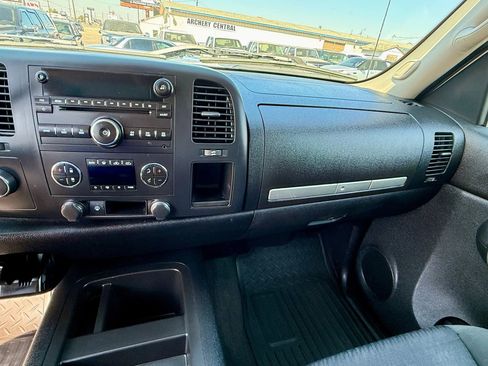 Used 2007 Chevrolet Silverado 2500 LT image 12