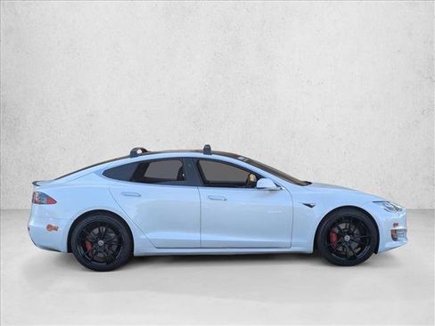 Used 2019 Tesla Model S Performance image 4