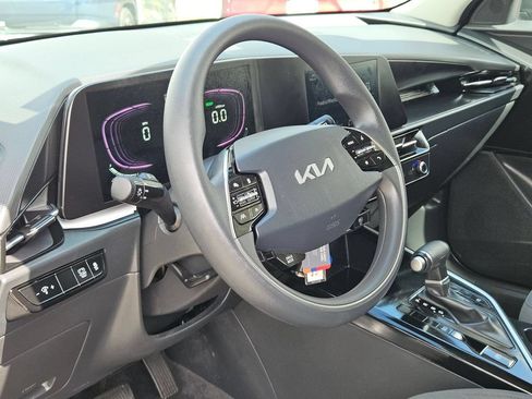Used 2025 Kia Niro LX FWD image 13