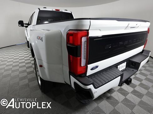 Used 2025 Ford F450 Platinum image 9