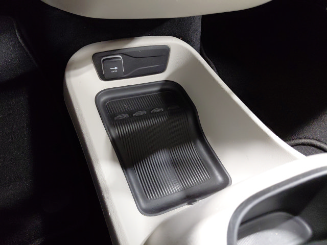 Used 2024 Chrysler Pacifica Touring-L FWD image 35
