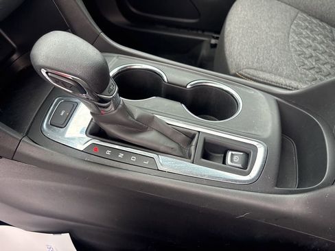 Used 2023 Chevrolet Equinox LT AWD/4WD image 36