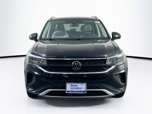 Used 2023 Volkswagen Taos SE image 2