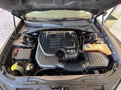 Used 2019 Chrysler 300 Limited RWD image 22