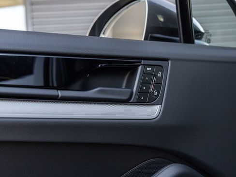 Certified 2026 Porsche Cayenne Coupe image 22