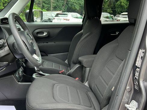 Certified 2021 Jeep Renegade Latitude image 12