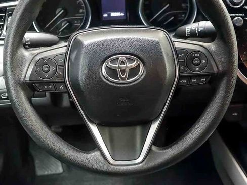 Used 2020 Toyota Camry LE w/ Convenience Package FWD image 14
